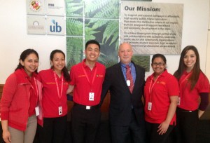 Dr. Edelstein with USG Student Ambassadors